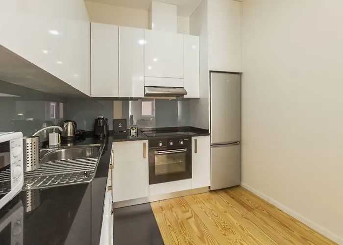 Bo - Fernandes Tomas *