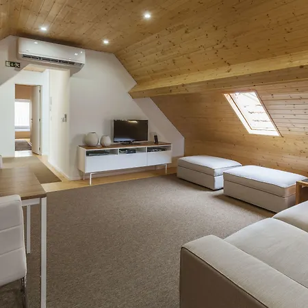 Bo - Fernandes Tomas * Oporto