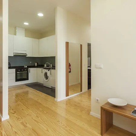 Bo - Fernandes Tomas * Oporto