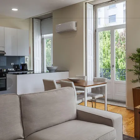 Bo - Fernandes Tomas * Oporto