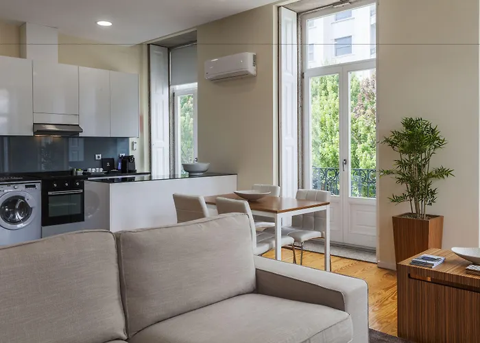 Bo - Fernandes Tomas * Oporto